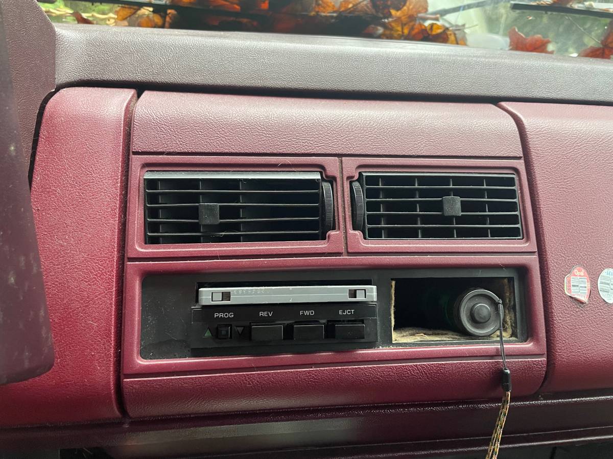 Chevrolet-silverado-1500-1988-silver-4