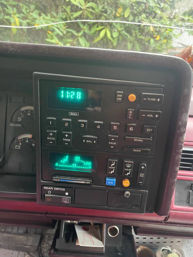 Chevrolet-silverado-1500-1988-silver-5