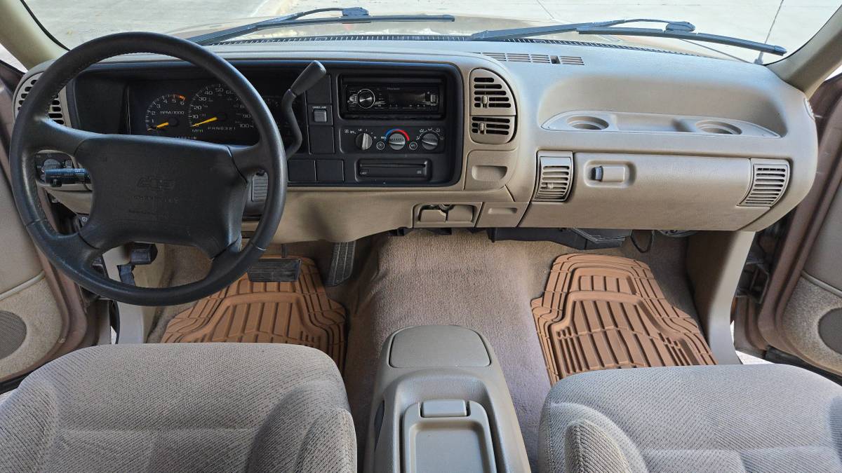 Chevrolet-silverado-1500-1996-brown-1