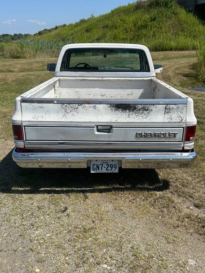 Chevrolet-silverado-1985-white-18