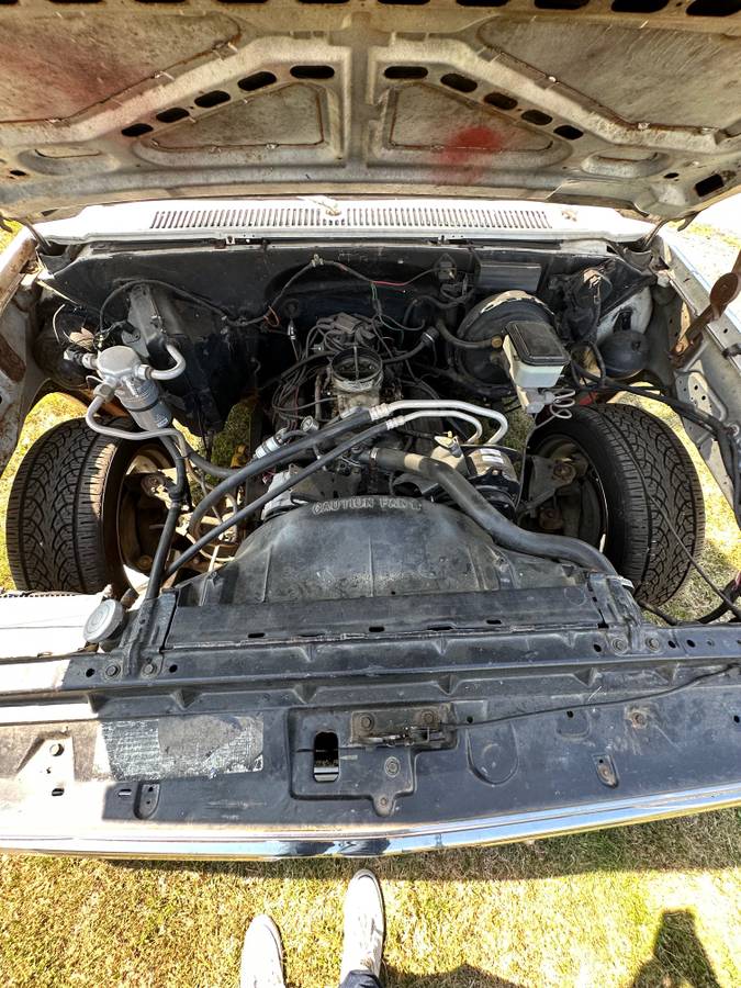 Chevrolet-silverado-1985-white-37