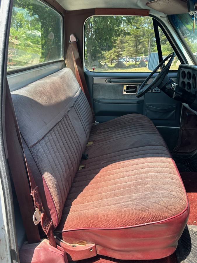 Chevrolet-silverado-1985-white-51