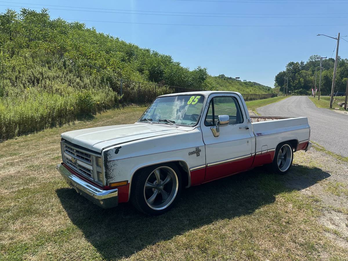 Chevrolet-silverado-1985-white-64