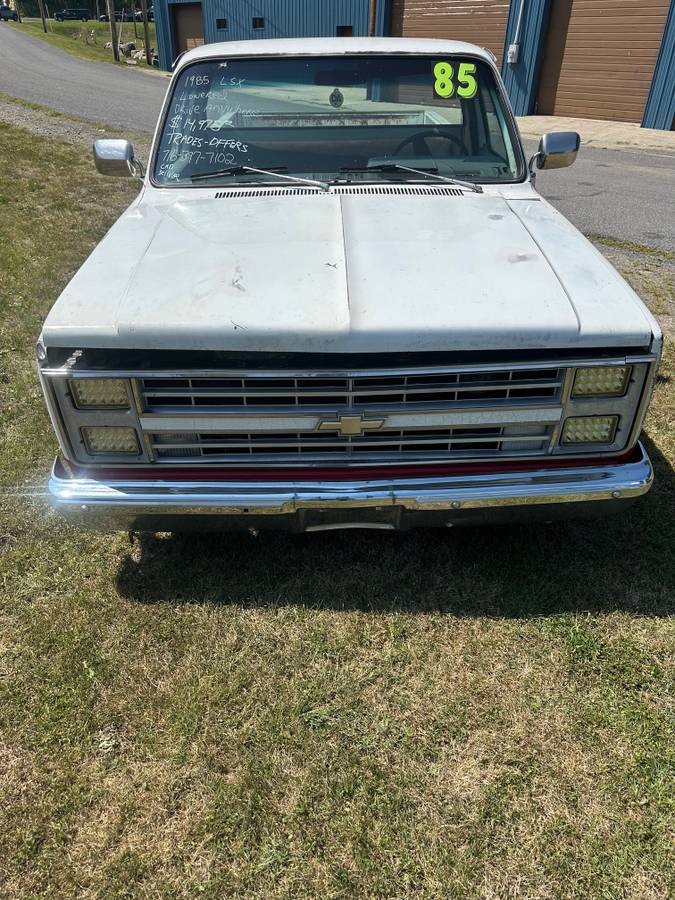 Chevrolet-silverado-1985-white-7