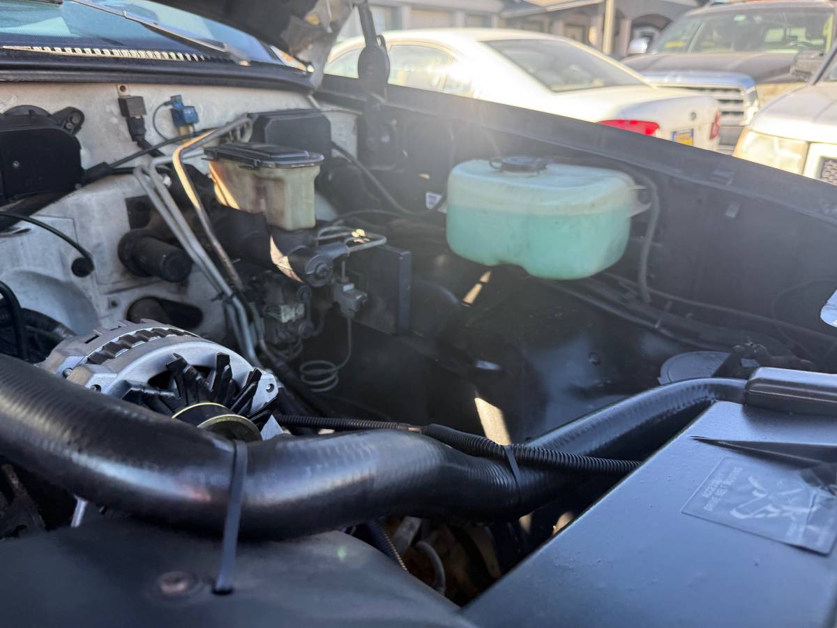 Chevrolet-silverado-1993-white-10