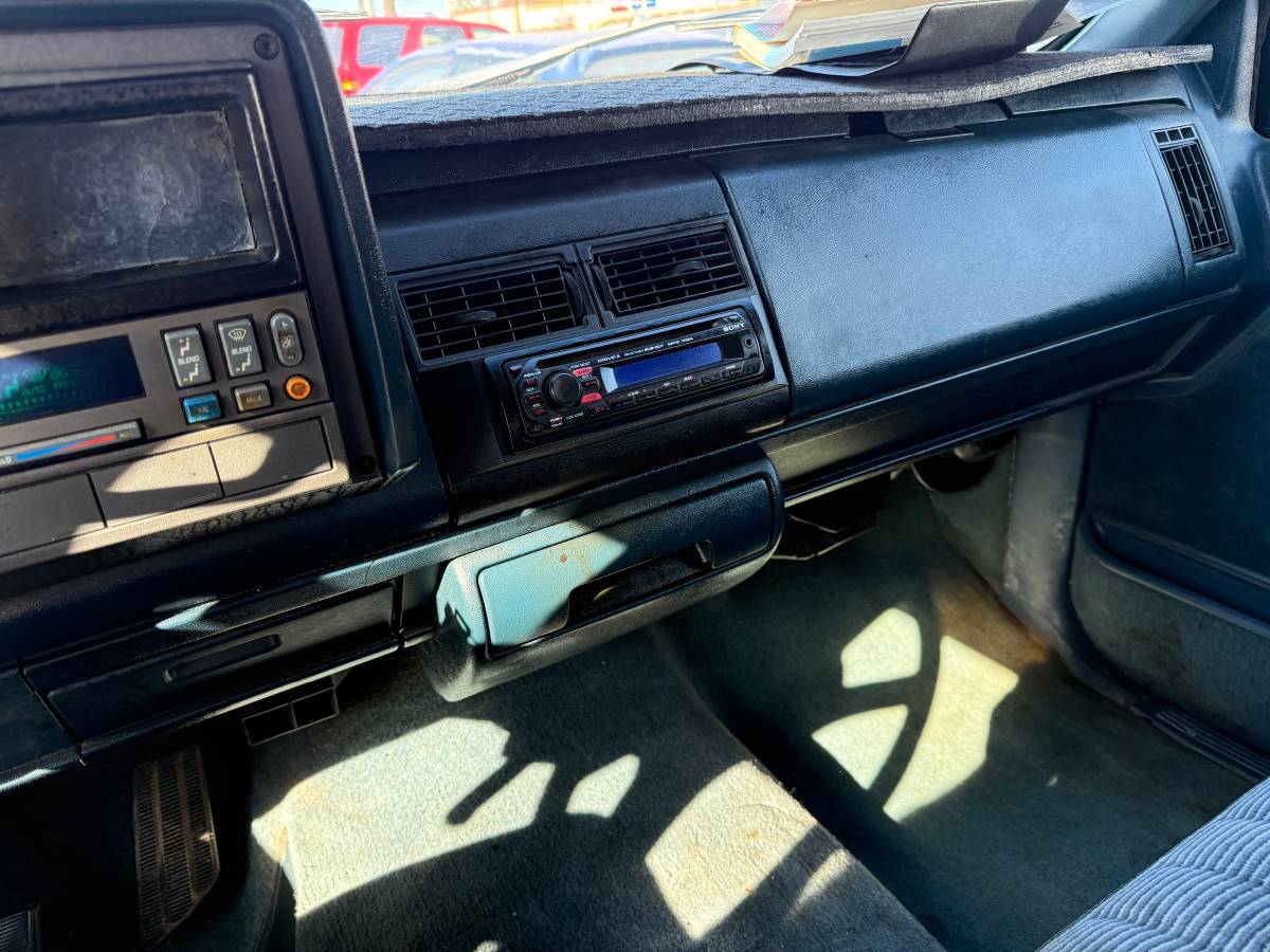 Chevrolet-silverado-1993-white-22