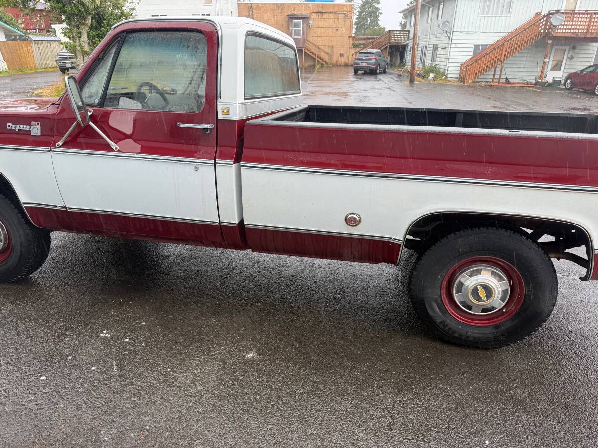 Chevrolet-silverado-2500-1975-red-1