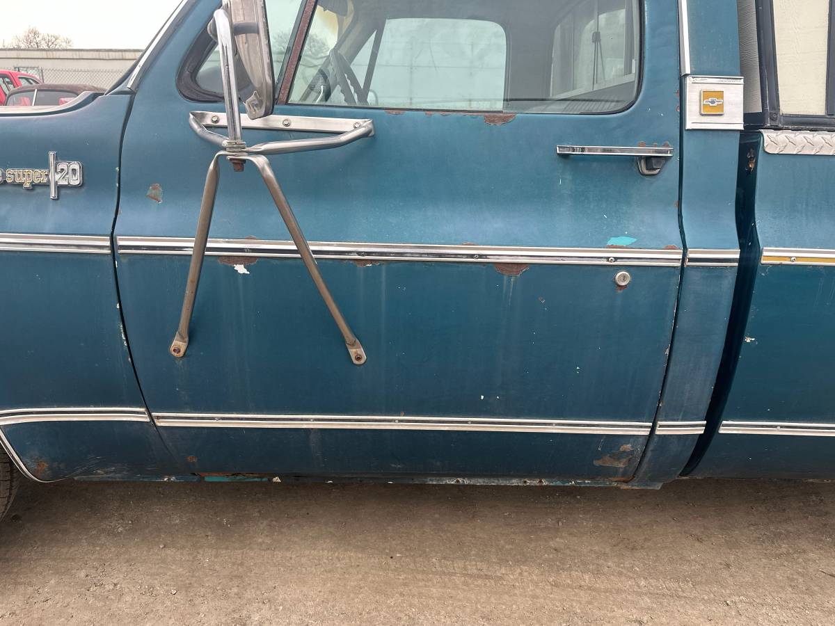 Chevrolet-silverado-2500hd-1973-10