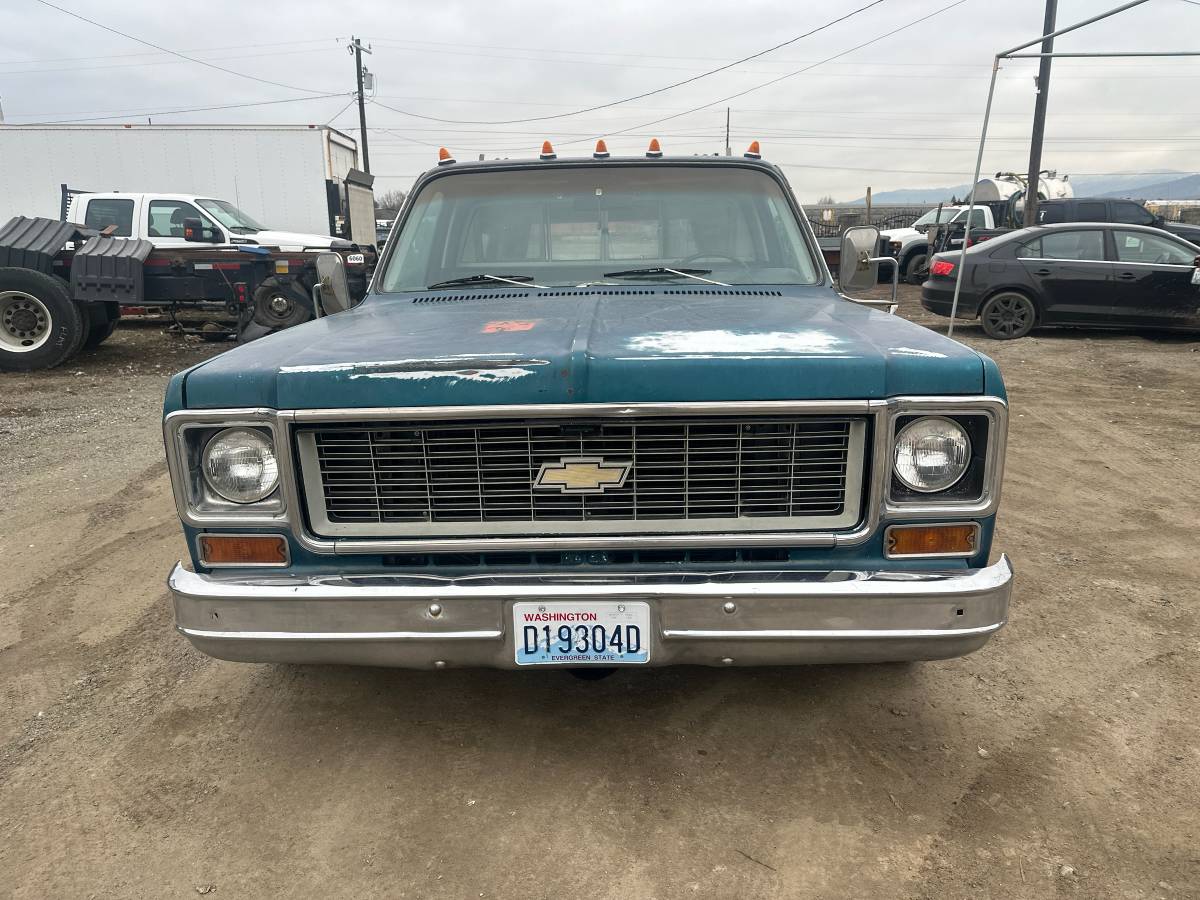 Chevrolet-silverado-2500hd-1973-8