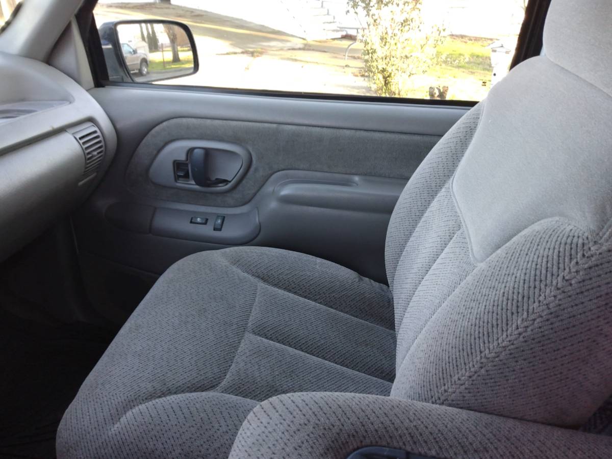 Chevrolet-silverado-2500hd-1996-white-5