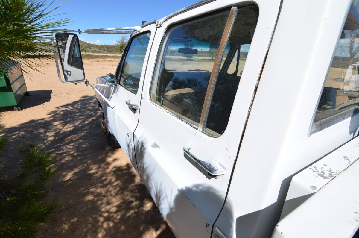 Chevrolet-silverado-3500-1977-white-21