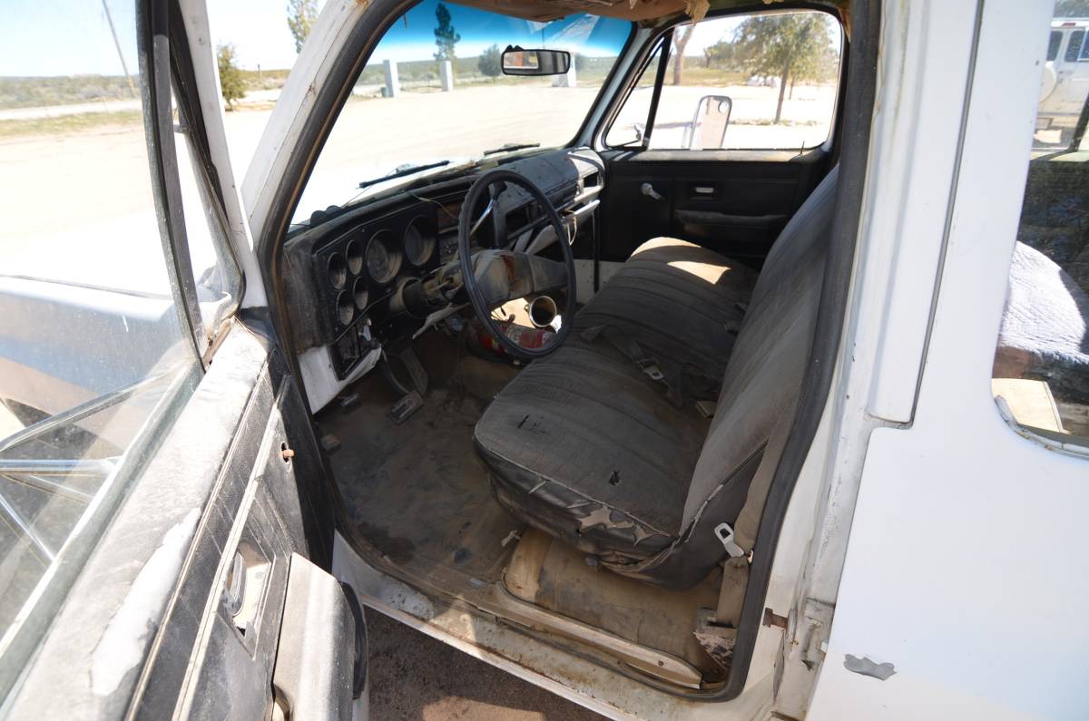 Chevrolet-silverado-3500-1977-white-26