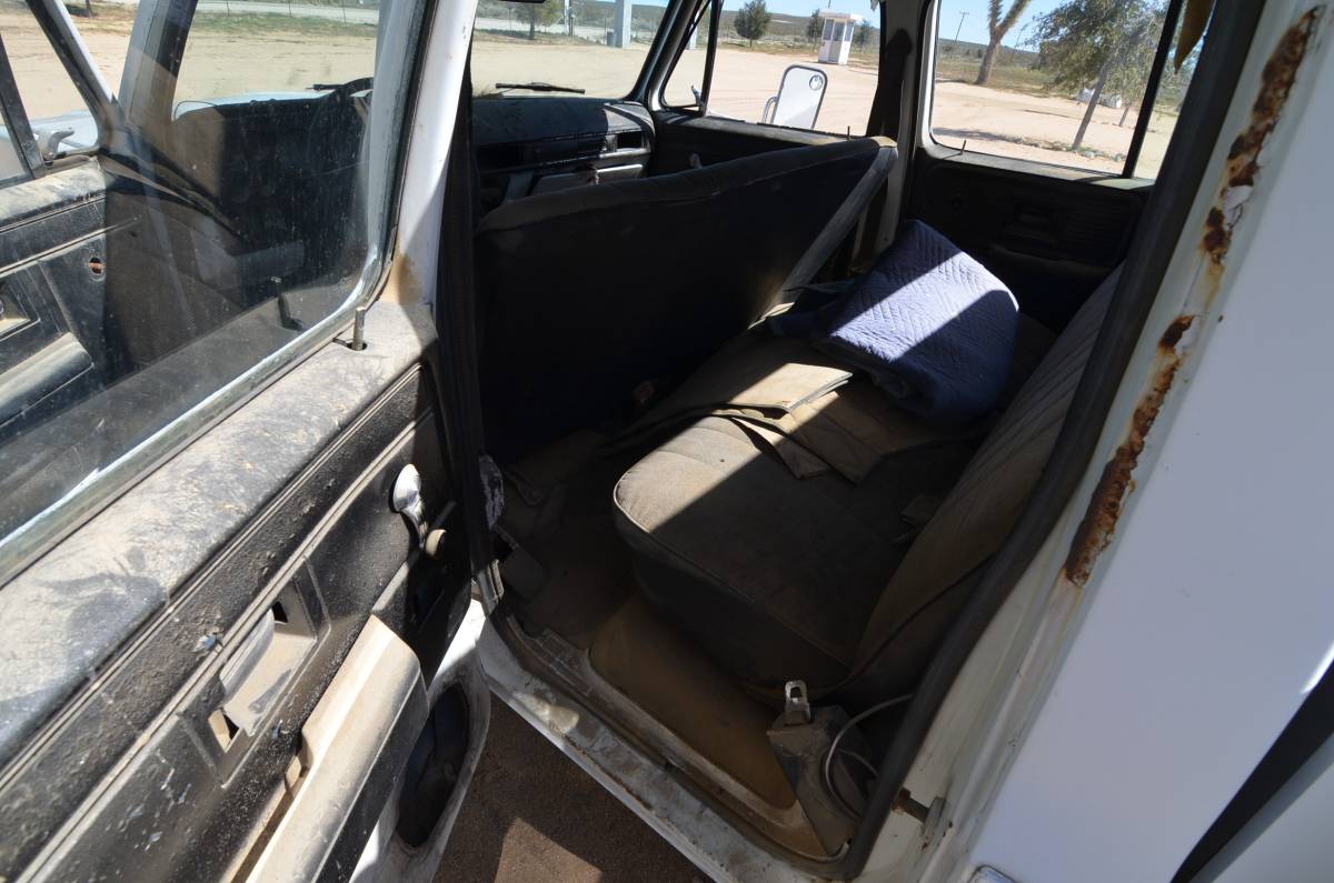 Chevrolet-silverado-3500-1977-white-6