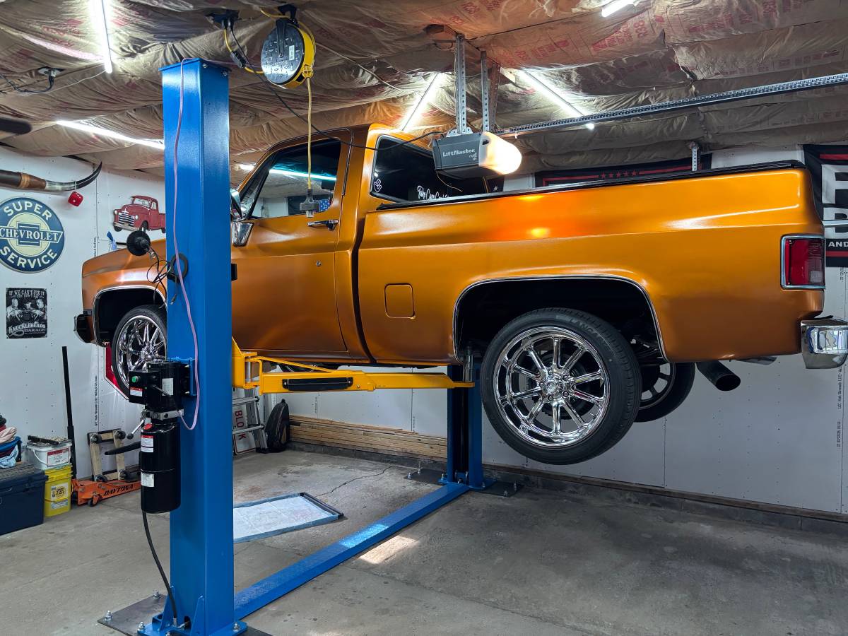 Chevrolet-silverado-c10-1980-orange-10