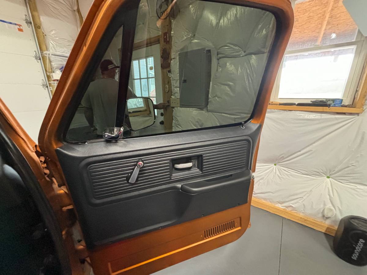 Chevrolet-silverado-c10-1980-orange-2