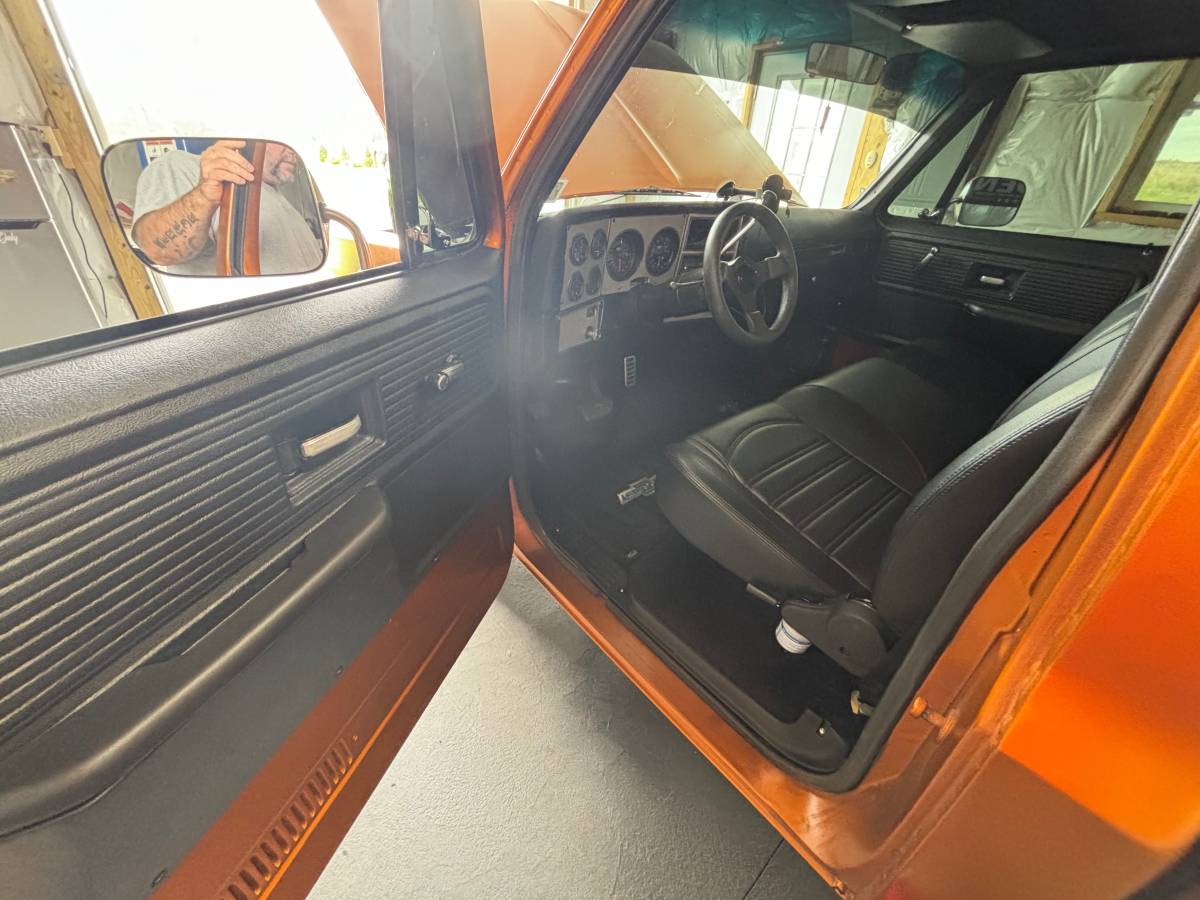 Chevrolet-silverado-c10-1980-orange-3
