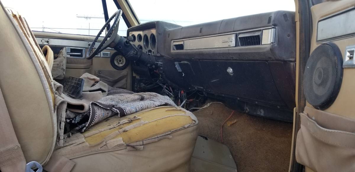 Chevrolet-silverado-short-bed-k10-1984-11