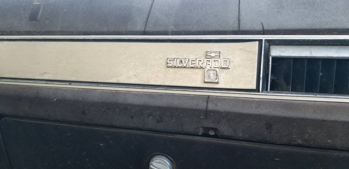 Chevrolet-silverado-short-bed-k10-1984-12