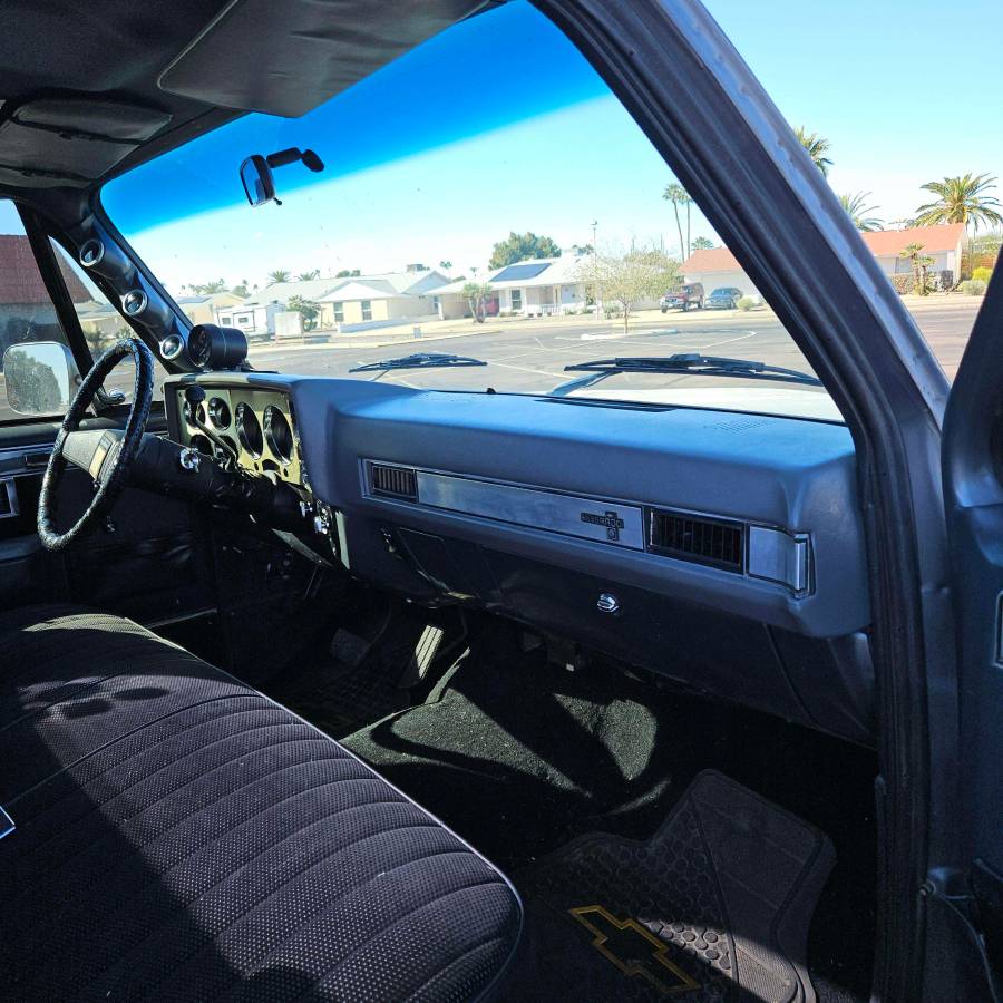 Chevrolet-silvreado-1987-grey-12