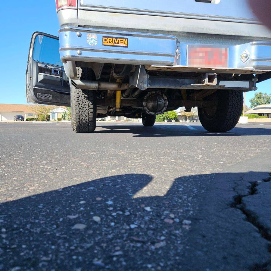 Chevrolet-silvreado-1987-grey-2