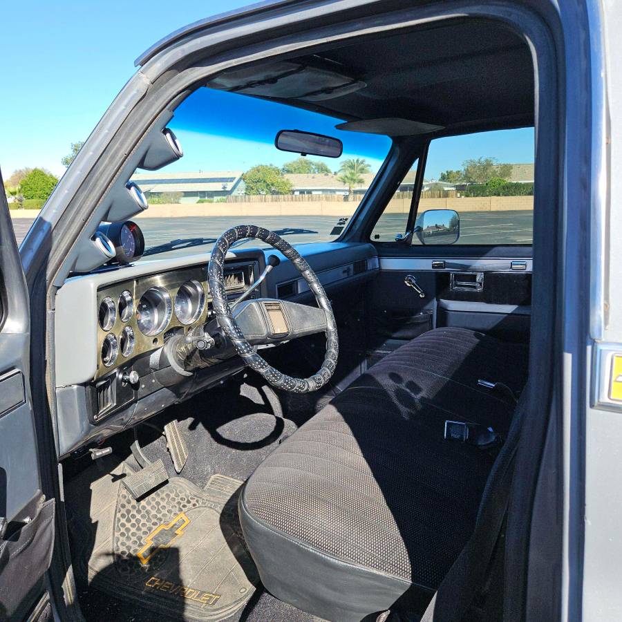 Chevrolet-silvreado-1987-grey-9