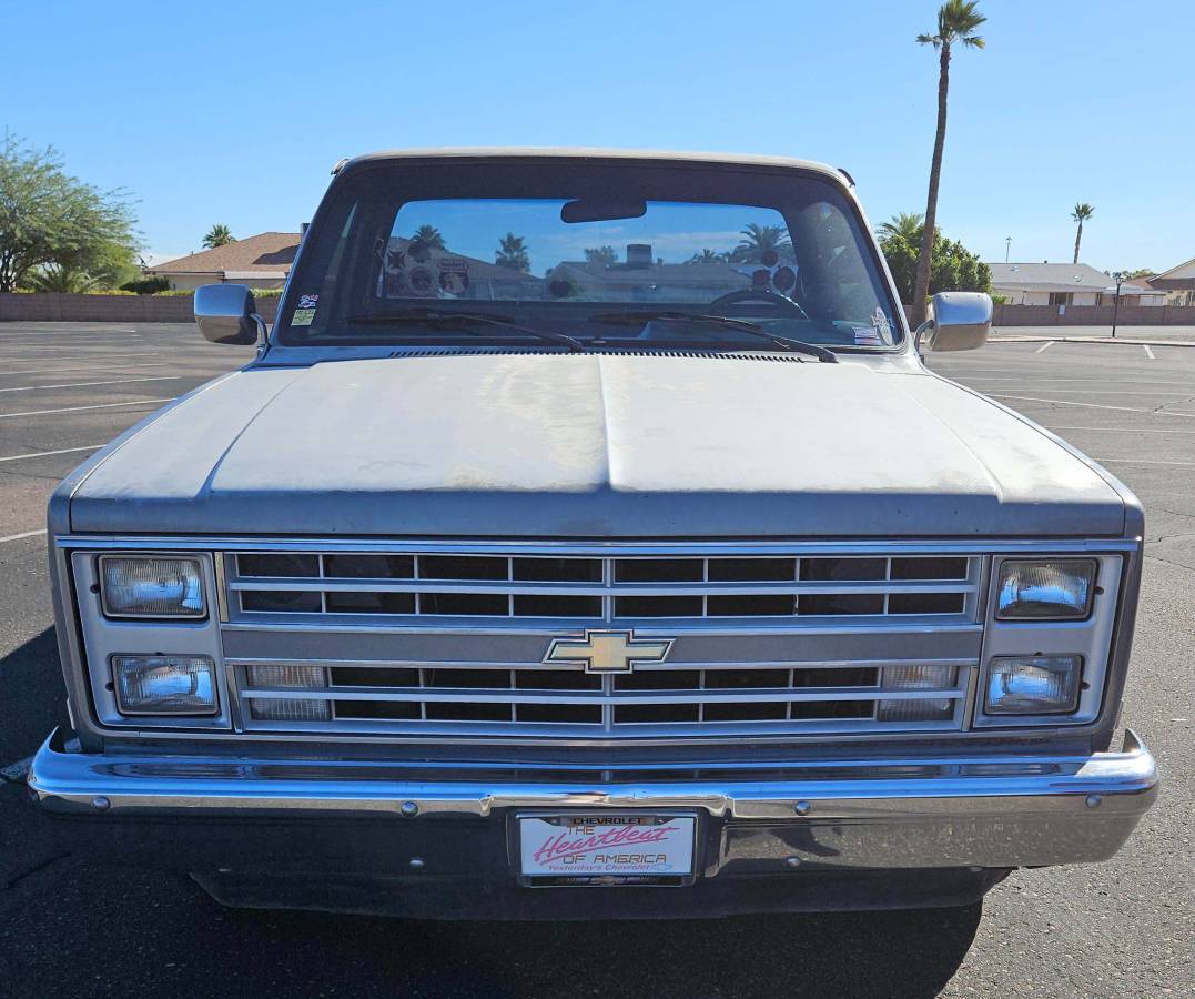 Chevrolet-silvreado-1987-grey