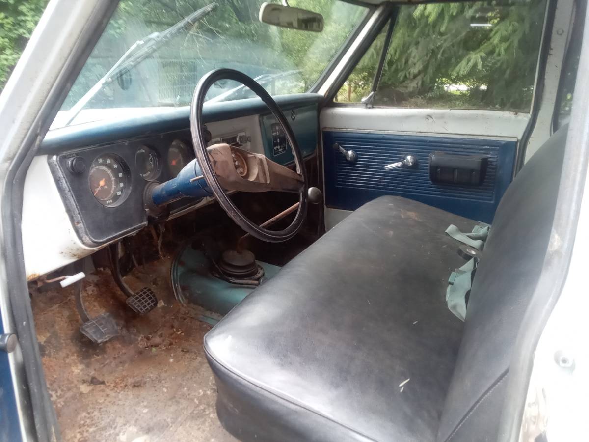 Chevrolet-suburban-12-ton-4wd-1969-grey-11