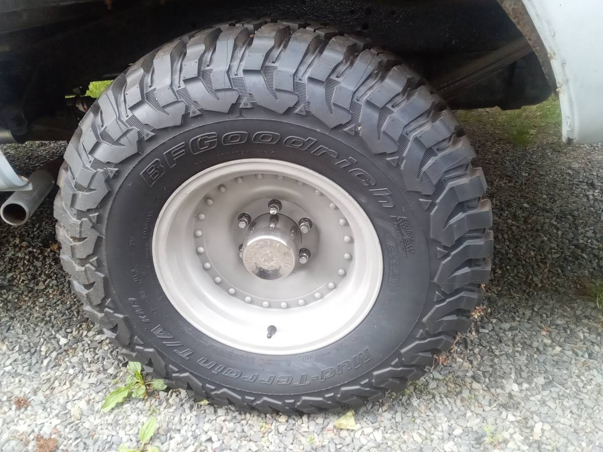 Chevrolet-suburban-12-ton-4wd-1969-grey-14