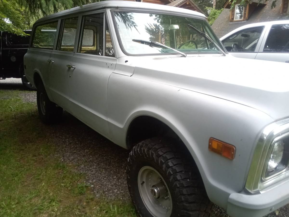 Chevrolet-suburban-12-ton-4wd-1969-grey