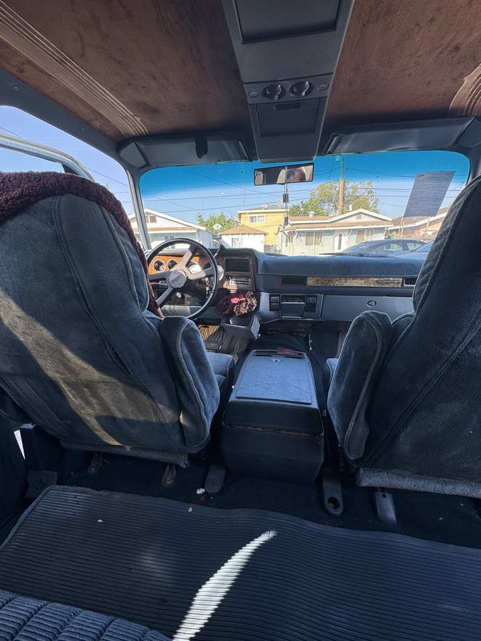 Chevrolet-suburban-1500-1991-blue-10