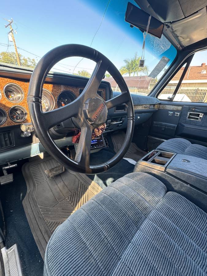 Chevrolet-suburban-1500-1991-blue-11