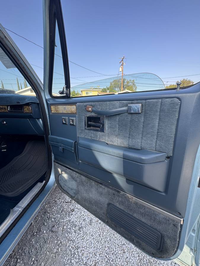 Chevrolet-suburban-1500-1991-blue-7
