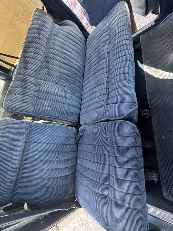 Chevrolet-suburban-1500-1991-blue-9