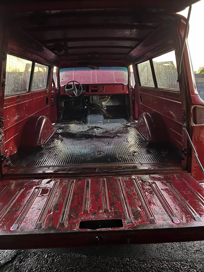 Chevrolet-suburban-1967-red-3