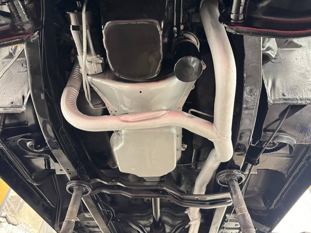 Chevrolet-suburban-1984-red-139