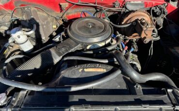 Chevrolet-suburban-1984-red-316