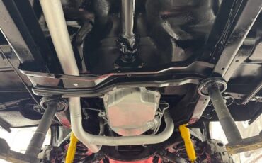 Chevrolet-suburban-1984-red-359