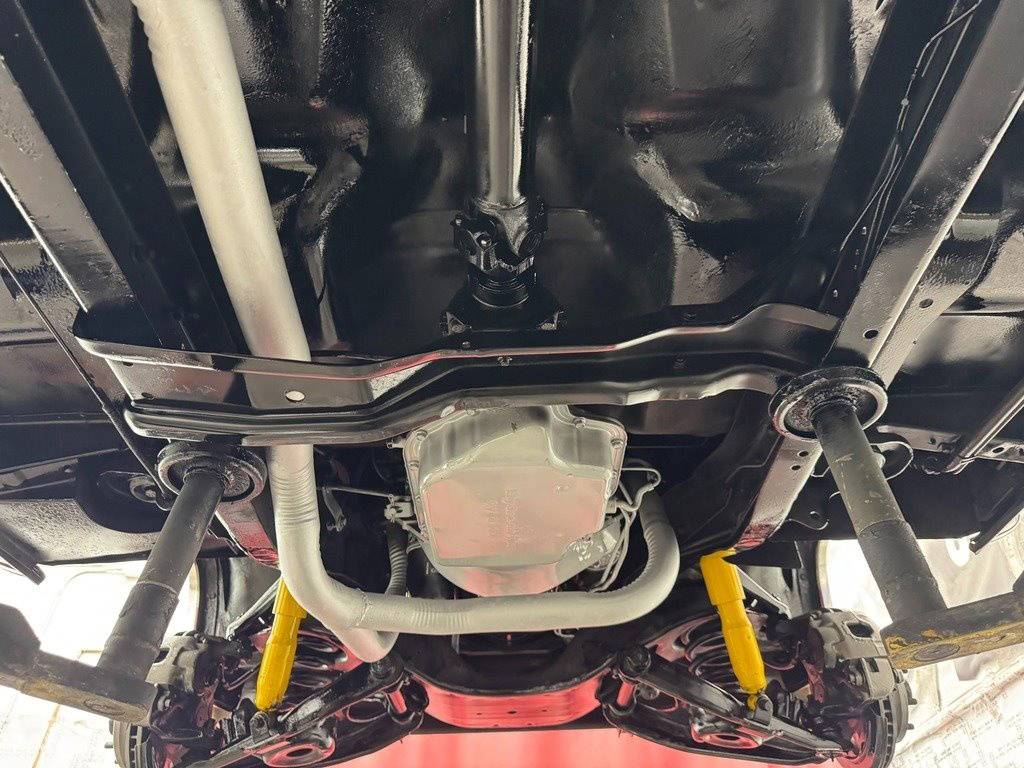 Chevrolet-suburban-1984-red-359