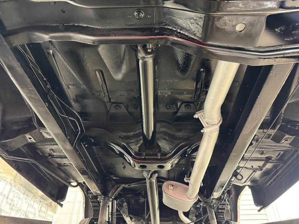 Chevrolet-suburban-1984-red-42