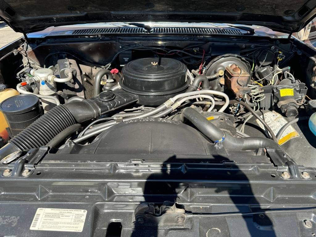 Chevrolet-suburban-1985-brown-107