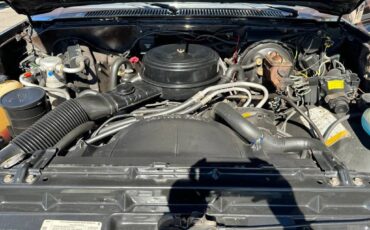 Chevrolet-suburban-1985-brown-132