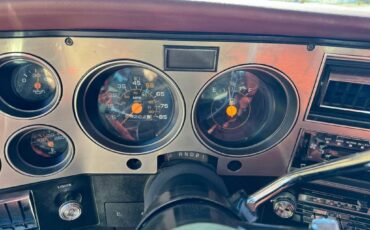 Chevrolet-suburban-1985-brown-334