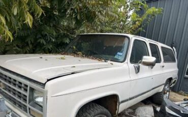 Chevrolet-suburban-1985-white