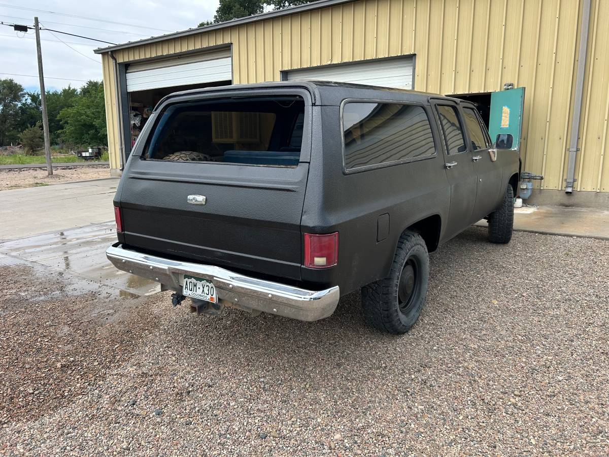 Chevrolet-suburban-1987-3