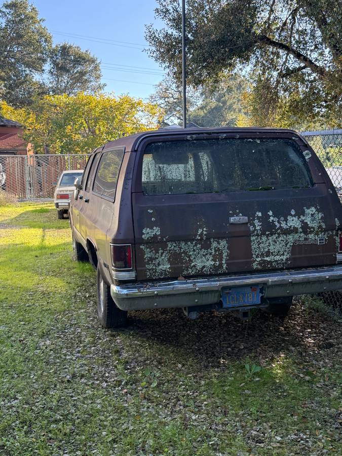 Chevrolet-suburban-1988-1
