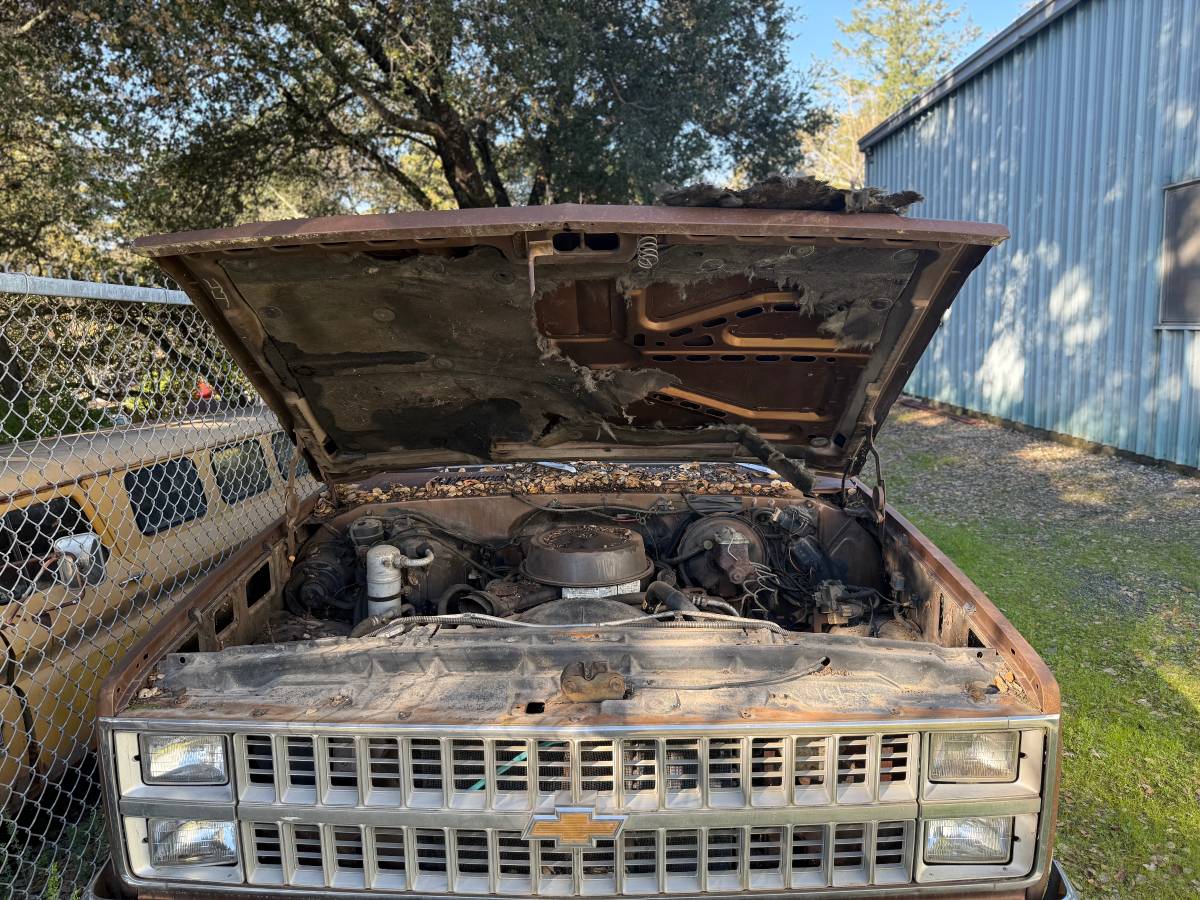 Chevrolet-suburban-1988-3