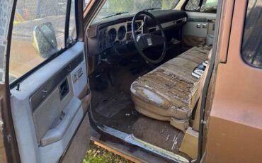 Chevrolet-suburban-1988-4