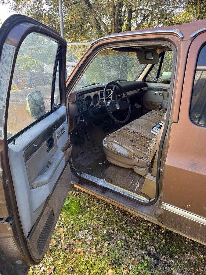 Chevrolet-suburban-1988-4