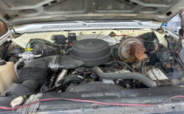 Chevrolet-suburban-1989-silver-1