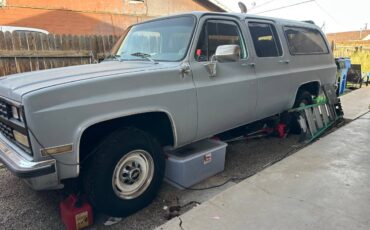Chevrolet-suburban-1989-silver-10
